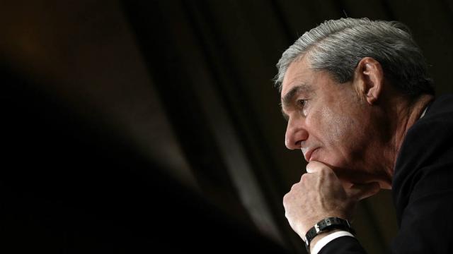 thehill's tweet image. Sarah Sanders: Mueller probe is a "hoax and a waste of time" hill.cm/cnwv0Fe