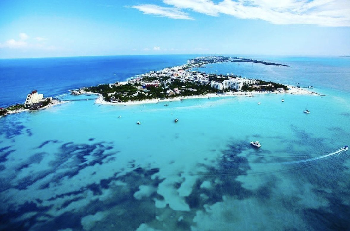 visitacaribemex's tweet photo. El Caribe Mexicano desde los cielos😍

📸climaco1 https://t.co/niqFXZMEzX