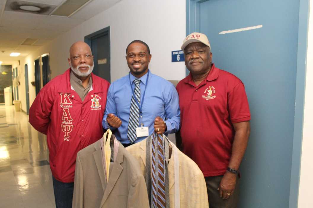PhillyNupes's tweet photo. Look: Senior Affairs Clothing & Shoe Drive for North Philadelphia Health System - https://t.co/5zLGDUBRjR #PrestigiousPhillyAlumni https://t.co/N0ZQPmJLQl