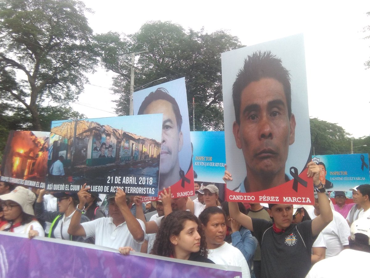 lestherc13's tweet photo. #LoUltimo #Estudiantes salen a las calles de #Nicaragua  a exigir justicia para las victimas del terrorismo orquestado por la derecha golpista
#VivanLosEstudiantes 
#NicaraguaQuierePaz 

@VivaNicaragua13 
@CIDH 
@Almagro_OEA2015 
@teleSURtv https://t.co/dSA1DUAq0j