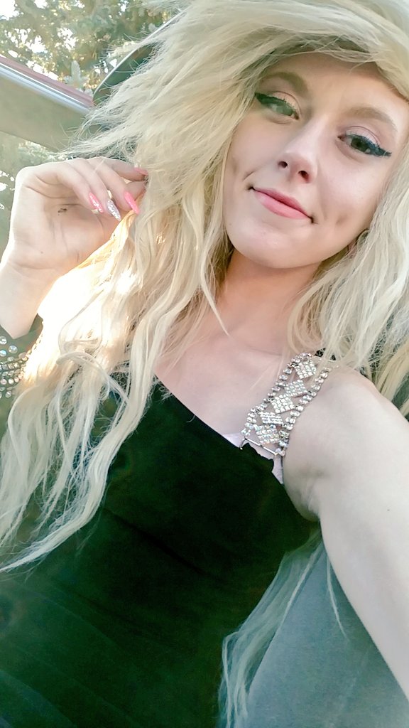 I'll just keep you as the drooling jerk off junkie loser that you are...🙄 I'll continue teasing you and taking your money.. And you'll continue to beg for more. 😂🖕💎 #findom #finslave #HumanATM #paypig #cashslave https://t.co/IleBZxEISl