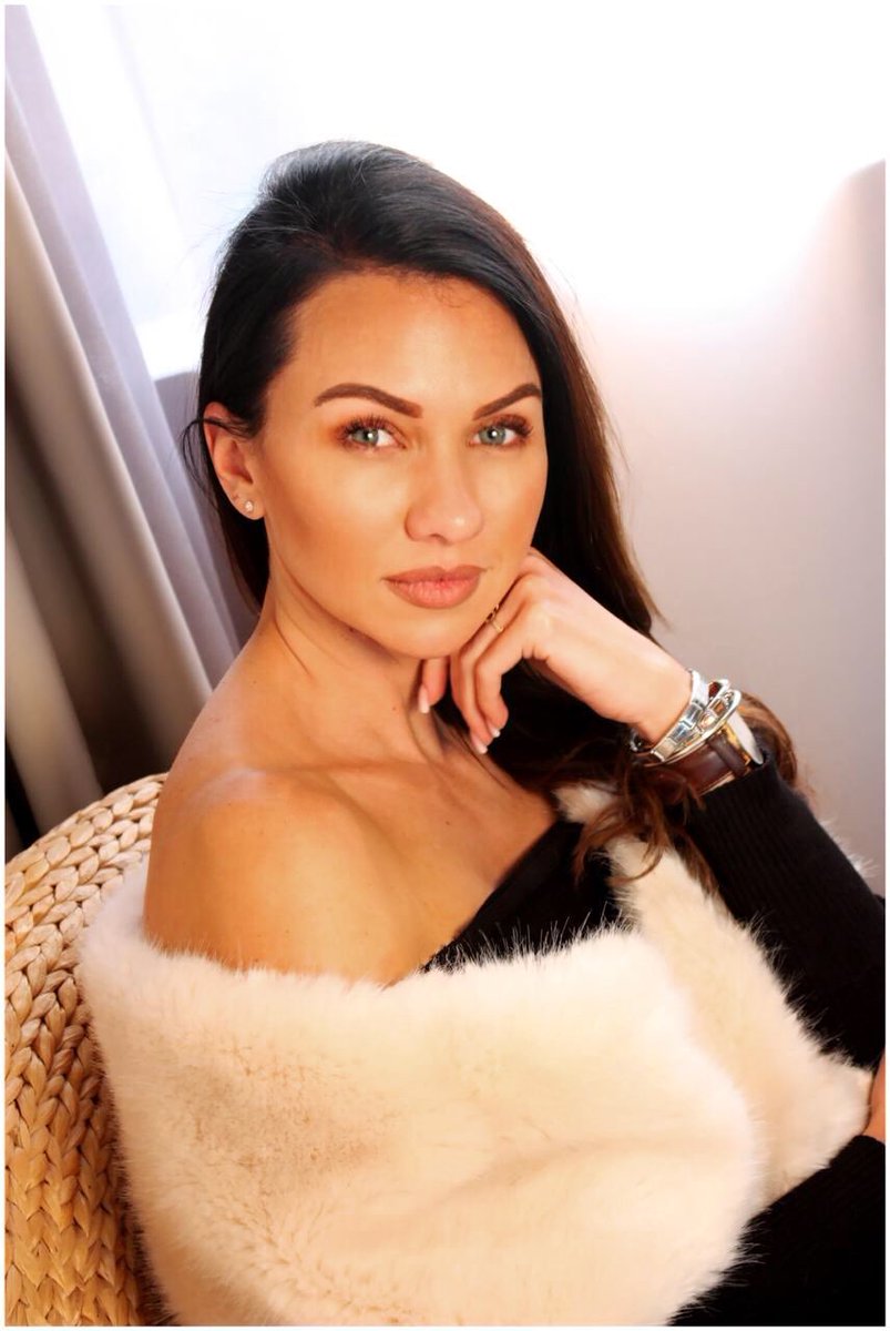 ...one must maintain a little bit of summer, even in the middle of winter... <a href="/MyCaribbeanTan/">Caribbeantan</a>  makes it possible!! Their products are amazing and i get a flawless tan everytime #thatcaribbeantanglow #caribbeantan #tammytaylormrssa18 available at your closet <a href="/Dischem/">Dis-Chem</a>