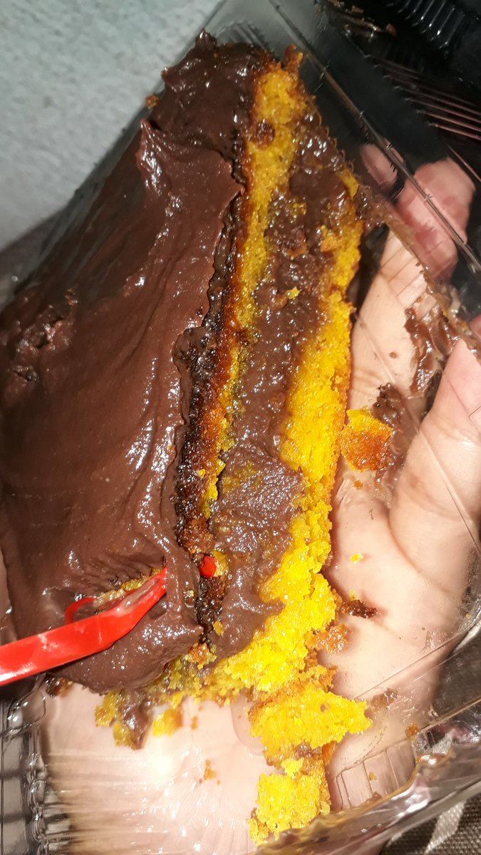 food_porn17's tweet photo. cenoura c chocolate melhor bolo da vida 💖 https://t.co/3gNtjg7h29