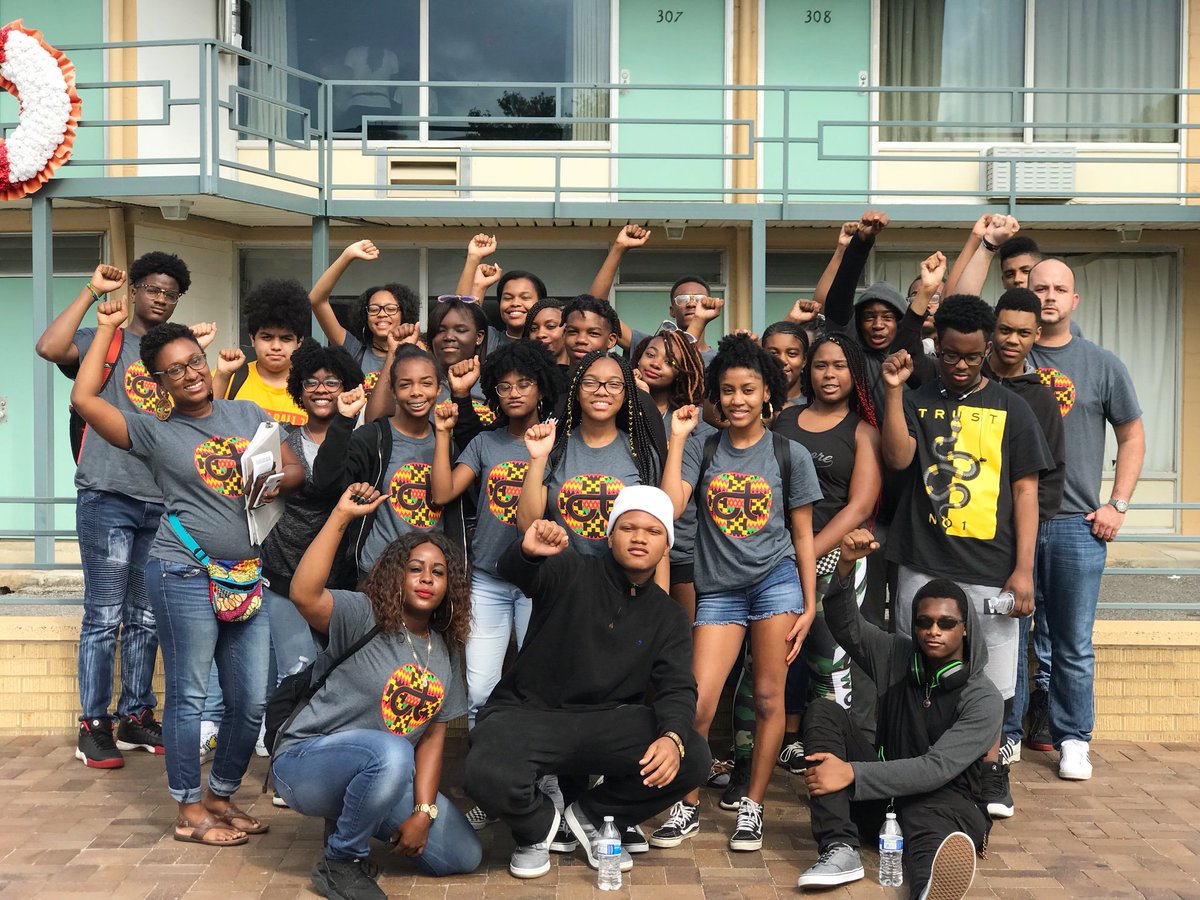 collegegurljb's tweet photo. access to #education is a civil right ✊🏾
@TheMJFoundation @MalcolmJenkins
#tmjf #projectrewards #NOLA #thisworkhasvalue #CivilRights #students #empower #inspire #opportunity #collegetour https://t.co/dMVrWzEbqP