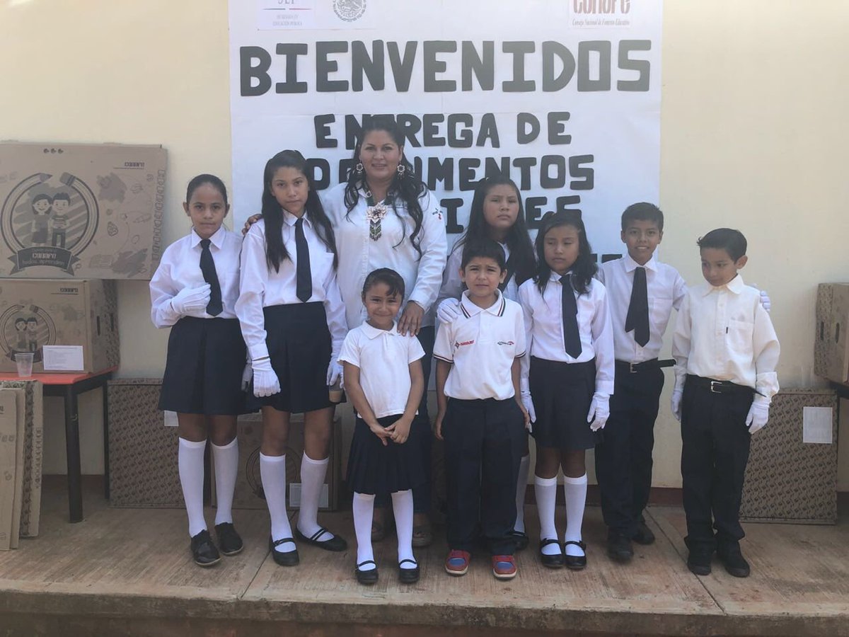 Eicarrilloa's tweet photo. Con gran entusiasmo se dio inicio a la estrategia TCV 2018! #Nayarit 
Con esta acción queda de manifiesto la gran responsabilidad  que asumen los jóvenes para fortalecer los aprendizajes de los alumnos en los campos formativos @CONAFE_mx @EducacinComuni1 @ETorresRivera1 https://t.co/GEVCJ0XVm8