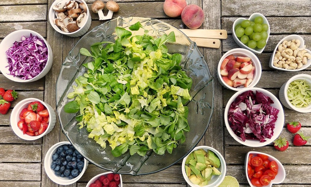 desalud_'s tweet photo. ¡Un poco de historia! 🥗 El origen de la #ensalada 🧐 👉 https://t.co/NBGZJaa328 https://t.co/mYY9NQ2lru