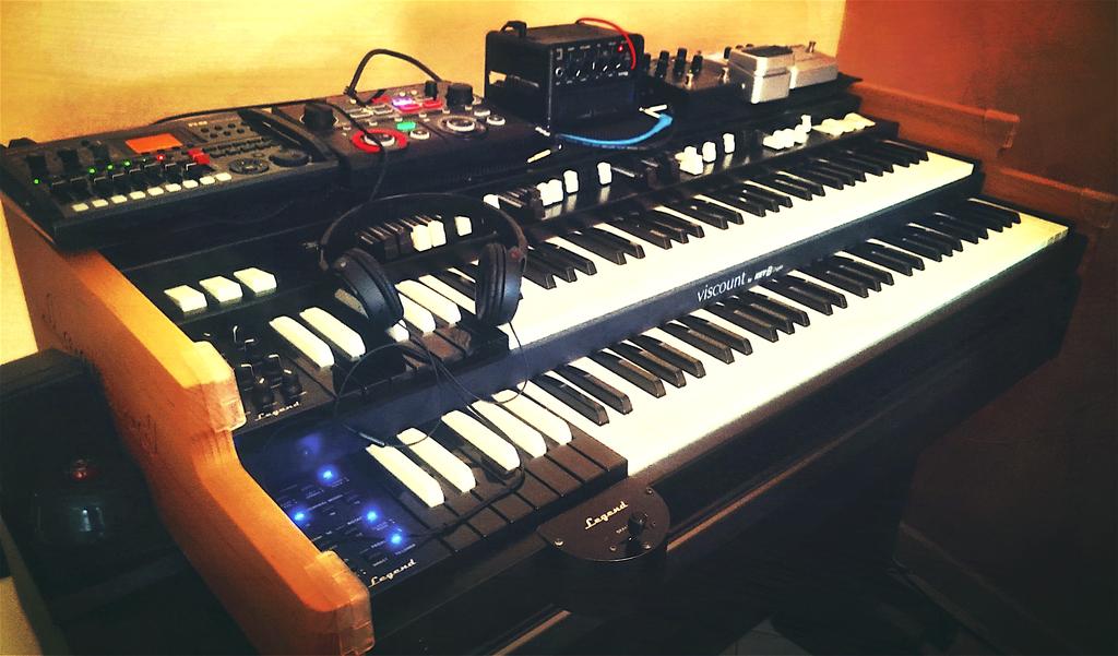 paolocercato's tweet photo. LIVE STUDIO SESSION 2018 / FULL PLAYLIST: https://t.co/mBxAnHl6r8
 
#organtrio #studio #session #viscountlegend https://t.co/q7uODiqBmn