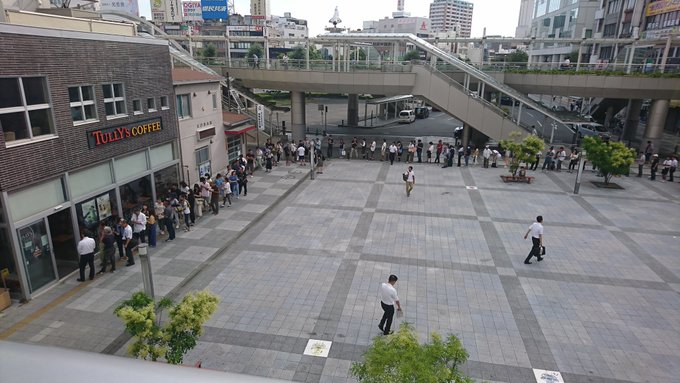 タリーズに謎の行列が発生 開店前から約100人が集まる店舗も Qetic