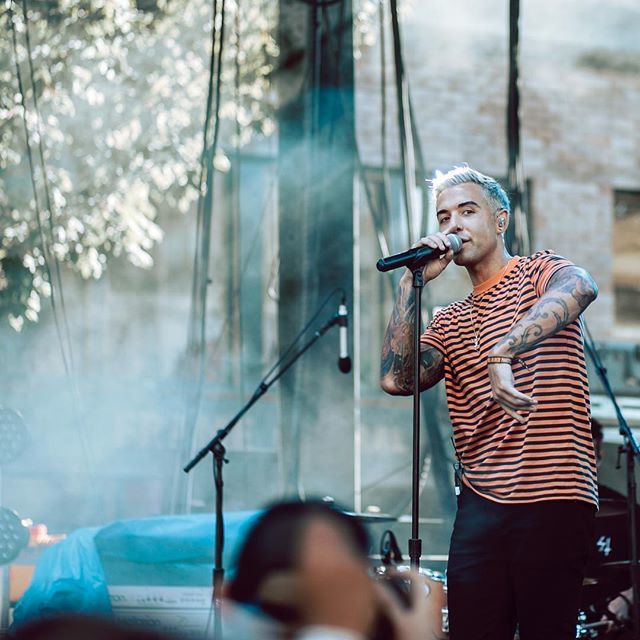 ShutterSpdMedia's tweet image. Paradise is a place that's far from home
And lately all I ever see is everything I've ever known.
.
.
.
.
@ryancaraveo at @capitolhillblockparty 7/22 ift.tt/2LhoC7P