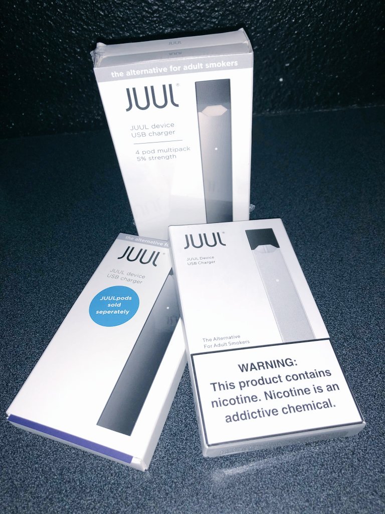 ProSourceVape's tweet image. Instant nicotine, simple, efficient, appealing. Come pick up your juuls for great deals and discounts! #vapes #juul #juulpods #newflavors #deals