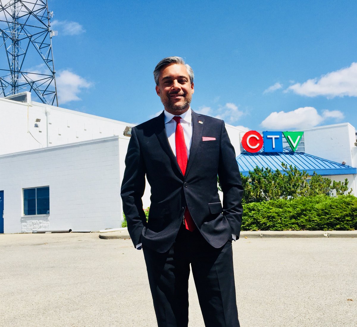 ABLiberal's tweet photo. Join @Dave_Khan tonight 6:00 & 11:00 on @ABPrimetime - I’ll be discussing @ABLiberal #EMS Hotline which frontline staff & #Albertans can call with concerns about delayed 911 response & ER wait times with @ShawnaCTV #CTVTwo @CTV #YYC #YEG #Paramedic #ableg #abpoli #ablib https://t.co/qEFqNNqTnn