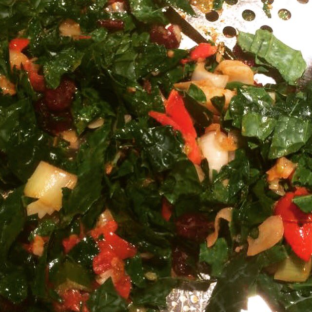 Seasonest's tweet photo. Sautéed Kale with tomatoes, onion and cranberries. Used Seasonest Spicy Seasoning which is a cajun-influenced all-purpose seasoning.
.
.
.

#seasonest #sprinklecookenjoy https://t.co/BoZJKArnj7