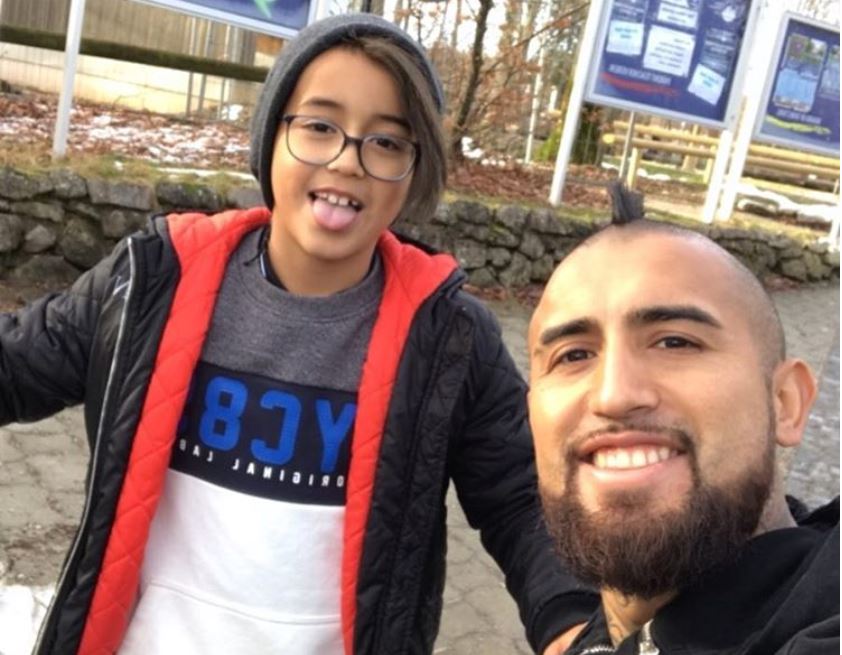 El curioso nombre del canal en YouTube del hijo de Arturo Vidal: “Me dicen así desde chico” ow.ly/BIKL30l5r55