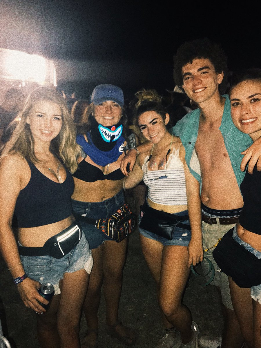 Haleyfuller13's tweet photo. #Floatfest2018 whatever floats your tube 💫 https://t.co/kXsFZ6ufAC