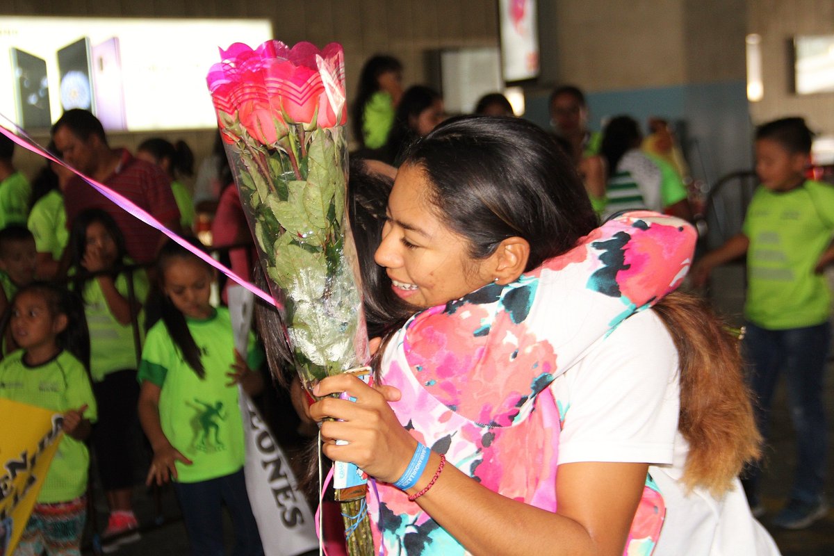 COGuatemalteco's tweet image. #RetoBarranquilla El equipo de patinaje de velocidad, encabezado por la medallista de oro, Dalia Soberanis, volvió esta tarde a Guatemala tras su participación en los Juegos Centroamericanos y del Caribe, Barranquilla 2018. 😀🙌💙🇬🇹