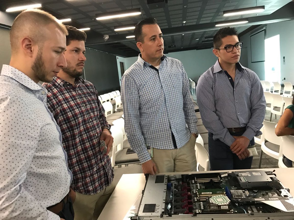 RVPizarro's tweet image. #Gen10 #HPE #GEEKFUN