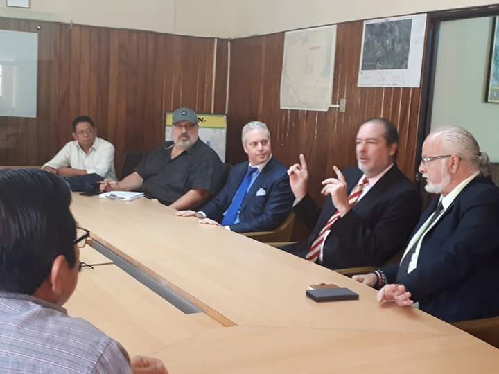 InstitutoGeogr1's tweet photo. El Lic. Edwin Roquel y los Jefes de las áreas técnicas, tienen acercamiento con representantes del cambio climático de las Naciones  Unidas Dubi Spiegler, Pedro Specia García, Howard Samuels, Sean Wintraub. Sobre promover Agua Potable, Como proyecto de desarrollo para el país. https://t.co/O8amTWZrqy