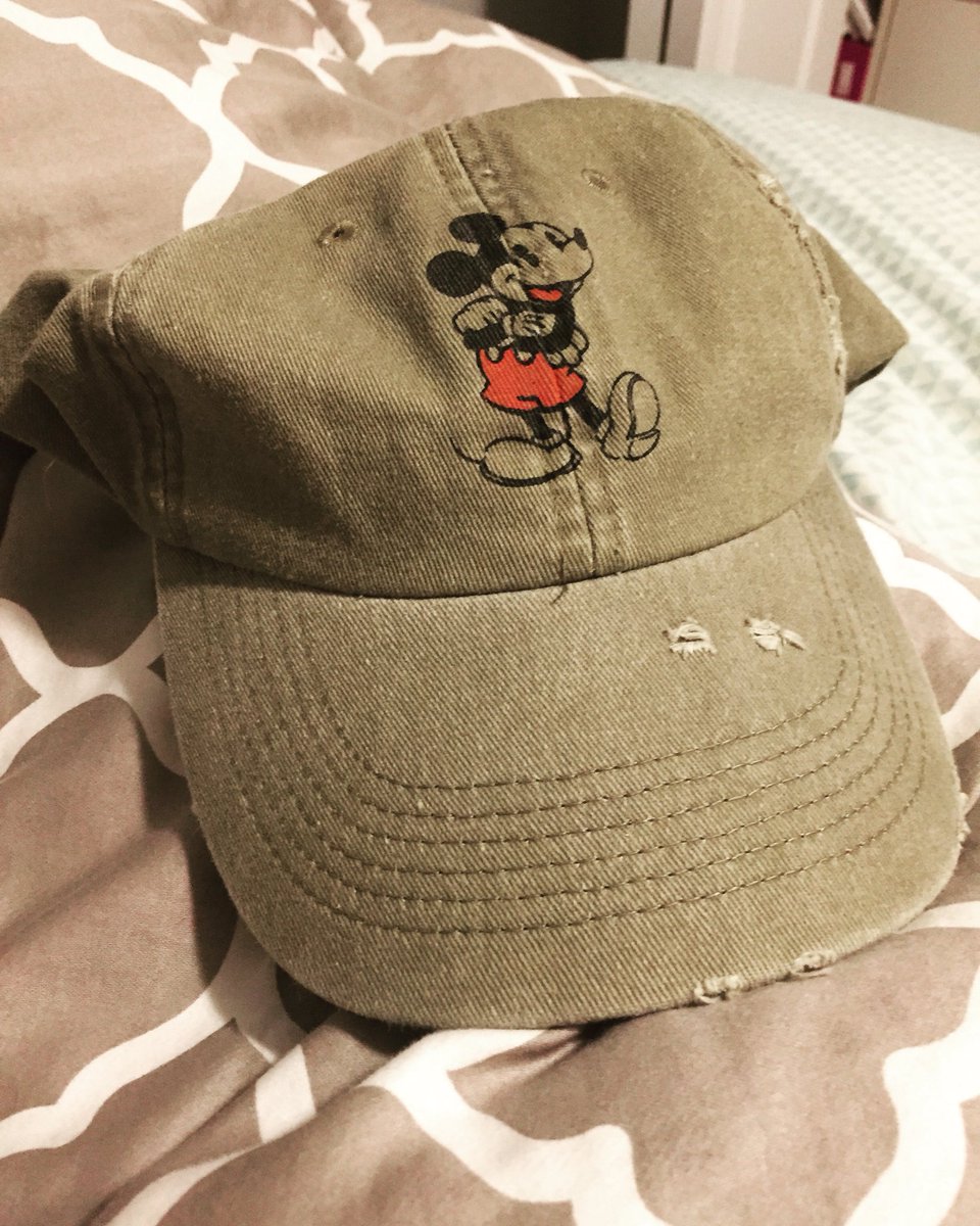 disneykidsblog's tweet photo. This Mickey Mouse hat is perfect to wear to the beach or at one of the Disney World parks!☀️#mickeymouse #mickey #mickeyhat #disney #disneyparks #wdw #beach #sun https://t.co/KbAFDU488s