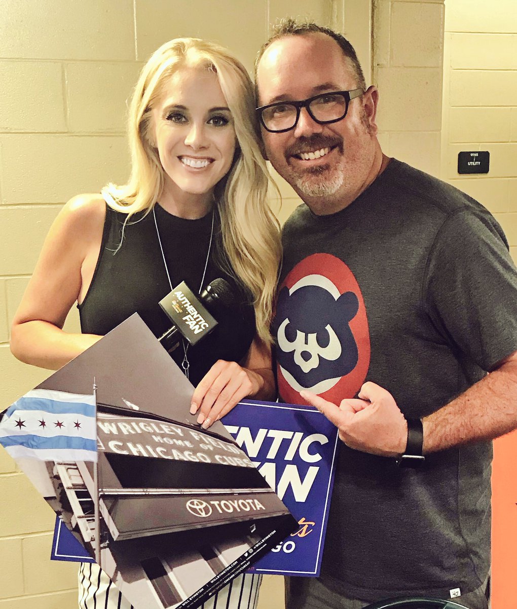 Kelly_Crull's tweet photo. For those who just caught our broadcast—tonight’s #AuthenticFan cheer card features a photo by @willbyington! He’s fantastic &amp; his work at https://t.co/AbDGbjV2x5 is definitely worth a look #Cubs fans! https://t.co/BqYE8fB0nD