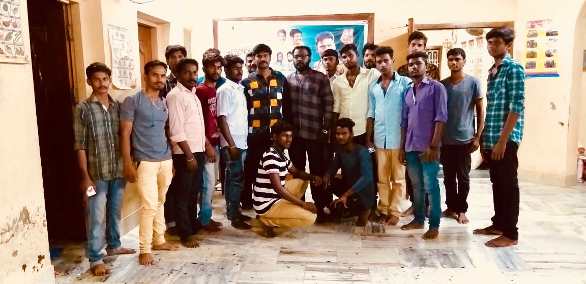 DfcNellai's tweet photo. 8 நாட்கள் தலைவர் பிறந்த நாள் விழா கொண்டாட்டம் இரண்டாம் நாள் இரண்டாம் நிகழ்ச்சி   :பாளை உதவும் உள்ளங்கள் குழந்தைகள் இல்லத்தில் உணவு வழங்கி , நலத்திட்ட உதவிகள் வழங்கி குழந்தைகளுடன் கொண்டாட்டம்:விழாஏற்பாடு /,நெல்லை மாவட்ட தலைமை தனுஷ் ரசிகர் நற்பணி மன்றம் @dhanushkraja @vinod_offl https://t.co/rF8TFYQSQg
