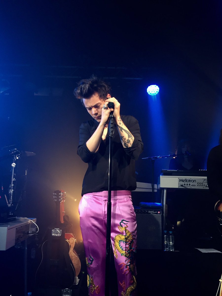 TheStylesStudio's tweet image. Still waiting on Mr.Styles to acknowledge today’s anniversary #8YearofOneDirection