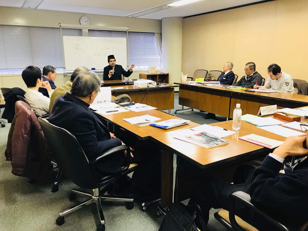 AneesReisu's tweet photo. Very successful Q&A forum on “I’m a Muslim Ask me Anything” with 20+ attendees. A Great way to learn and remove misconceptions is by asking #islaminjapan #loveforallhatredfornone #thejapanmosque #muslimsinjapan #Muslimimam #askislam #islamispeace https://t.co/uGehWDaao5