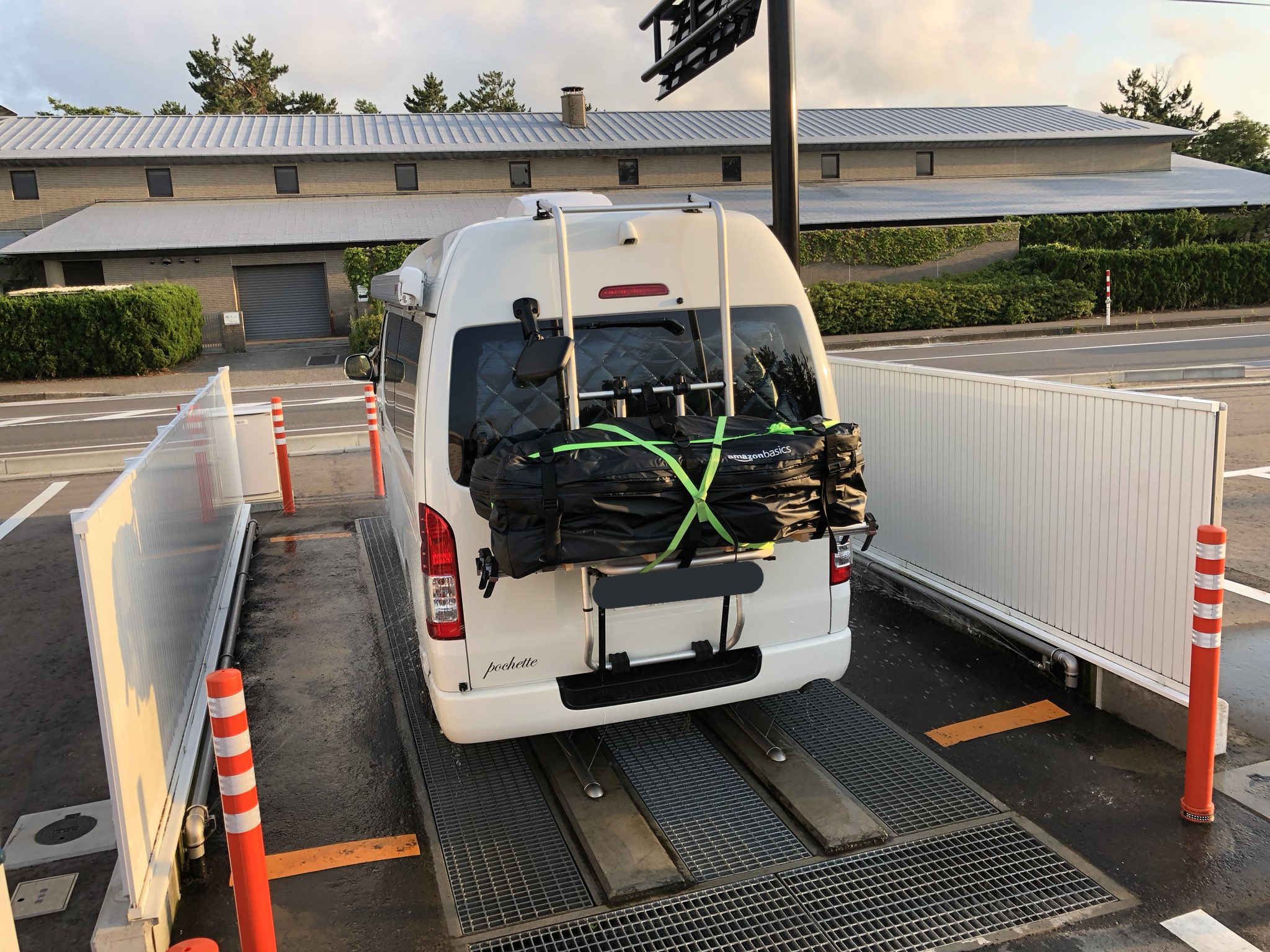 Nob そのまま石川県へ 千里浜なぎさドライブウェイ 浜辺を車で走る爽快感 その後は道の駅のと千里浜で 足回りを専用洗車機で 洗車 無料です T Co E8y0g51fri Twitter