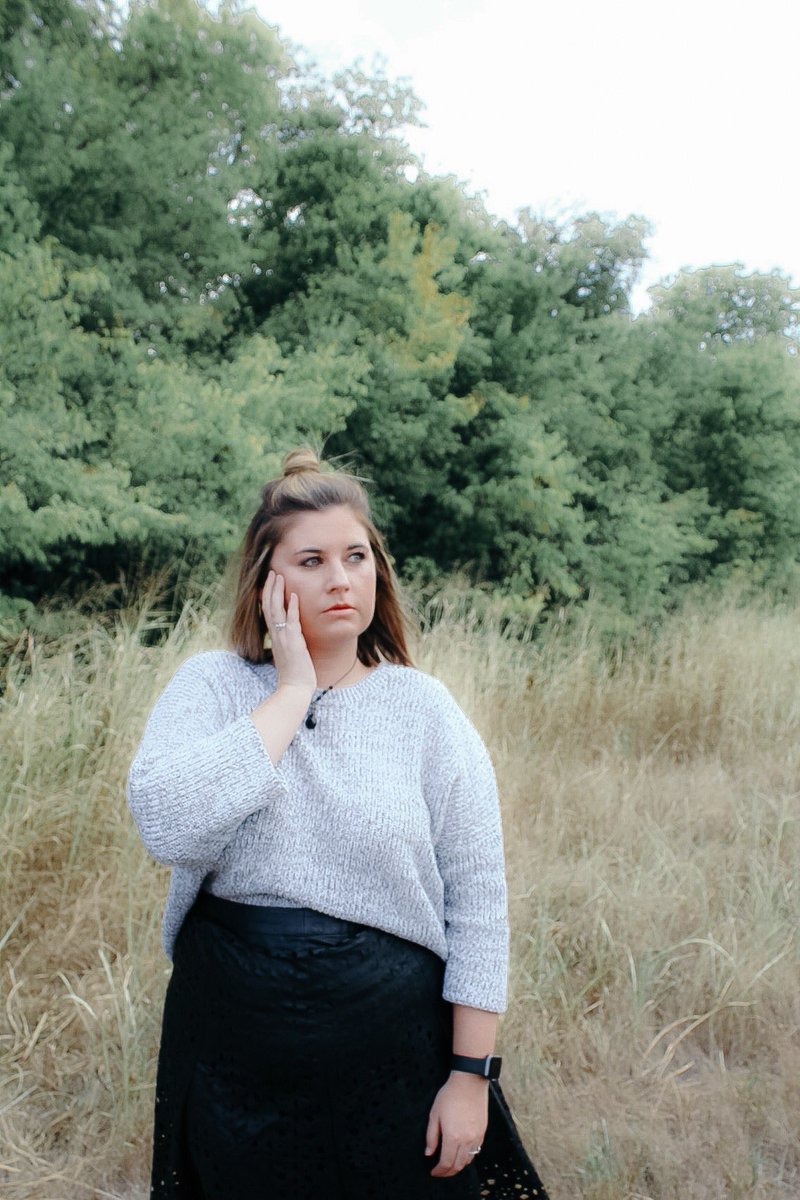 kaylaaa17_'s tweet photo. Been about that self portrait life lately and I feel like it’ll just help me grow in my work #loveyourselffirst https://t.co/8OQNOyemEB