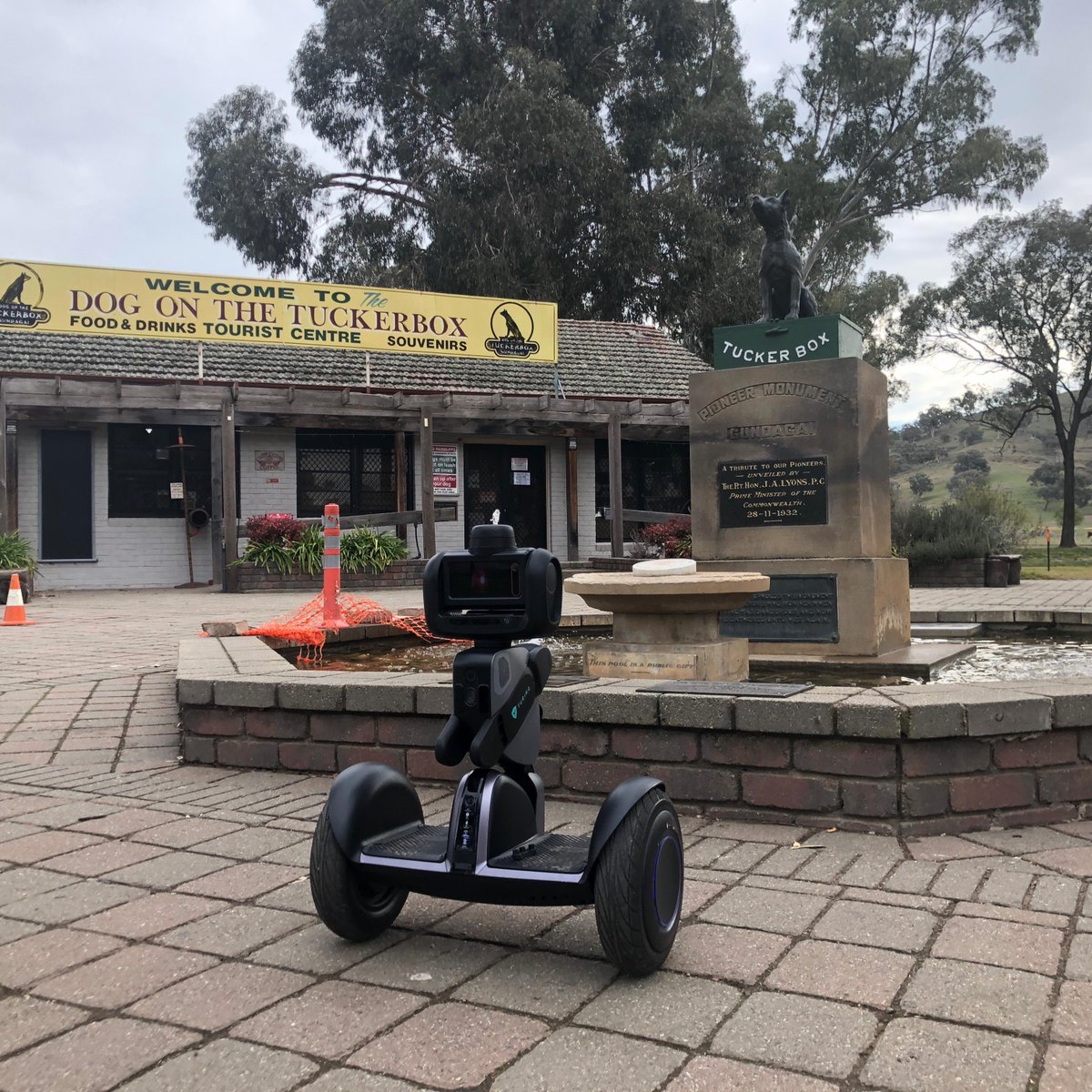 HelloNimbo's tweet photo. I'm on the road today and on my way to the @Security_Expo in Melbourne. Discovered this strange statue.  I wonder if they will dedicate one to hard working little robot one day? #security #AI #autonomos #security2018 https://t.co/6Hu3u25J4h