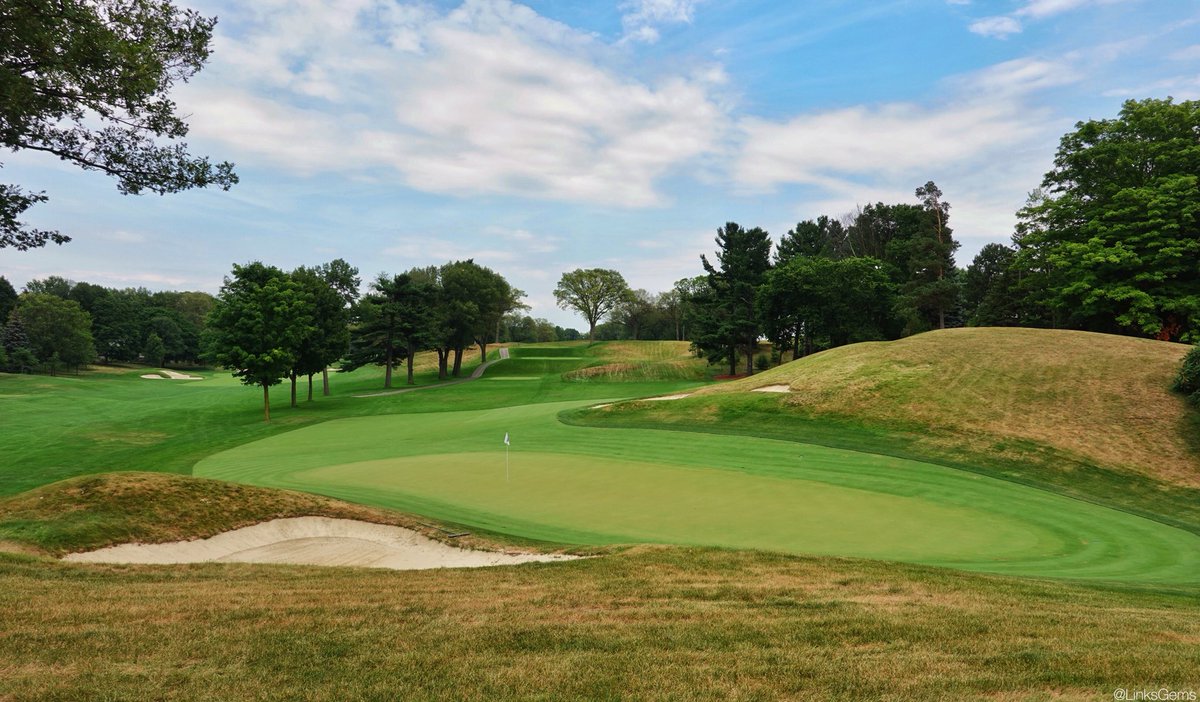 Oh, Canada, I hardly got to know thee - despite a wealth of great golf recommendations, I was in country for only 12 hours and sadly had time for just one course, but what a course it is - St. George’s Golf &amp; Country Club - more of this Stanley Thompson masterpiece to come. #🇨🇦