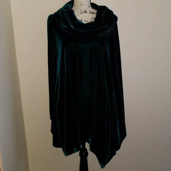 So good I had to share! Check out all the items I'm loving on @Poshmarkapp from @jeneenb #poshmark #fashion<a href="/tag/fashion"class="tags"><span>#fashion</span></a><a href="/tag/shopmycloset"class="tags"><span>#shopmycloset</span></a><a href="/tag/style"class="tags"><span>#style</span></a><a href="/tag/gap"class="tags"><span>#gap</span></a><a href="/tag/poshmark"class="tags"><span>#poshmark</span></a><a href="/tag/softsurroundings"class="tags"><span>#softsurroundings</span></a>