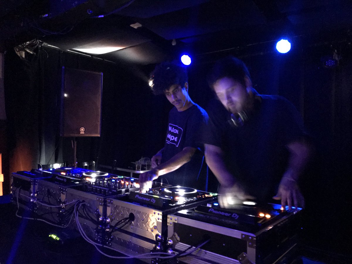 PROTBA's tweet photo. PRESSED & Ppprrooopppeeerr getting it started at @billyslounge tonight for #BASSBIN ๐๐
#PressedAndProper #TBAPro #HouseMusic #GrandRapids #BillysLounge https://t.co/KMZto5RlcQ