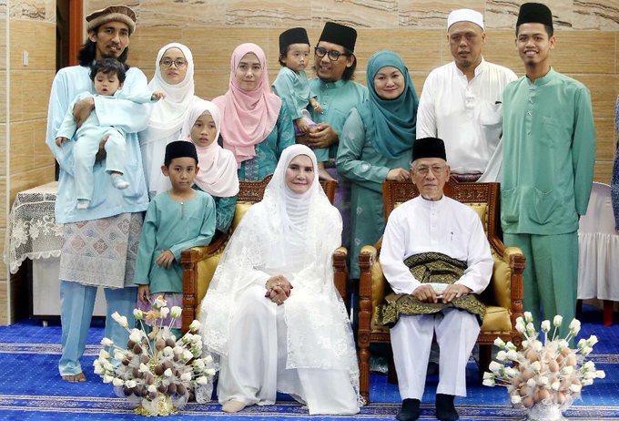 View image on Twitter