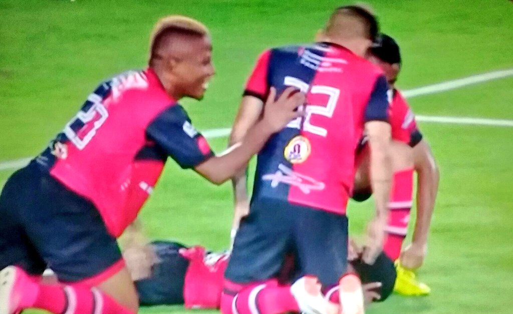 Cucutaoficial's tweet image. ¡Victoria rojinegra en Armenia!
@Cucutaoficial venció 0 x 1 al @QuindioOficial en la fecha 16 del Torneo Águila 💪⚽
#YoNoTengoSegundoEquipo ✌