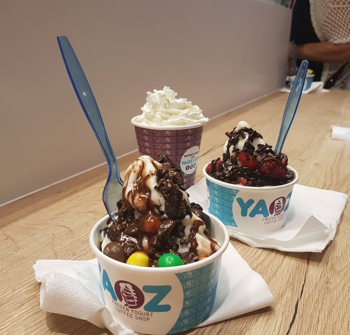 Yaoz_Officiel's tweet photo. 🍧☀️chez @Yaoz_Officiel Le #yaourtglace c'est tous les jours ! #leplaisiraporteedemains
> à #Nice, 24 rue Pairolière
> à #Lyon , 41 rue Saint-Jean
> à #Grenoble , Grand'place #yaoz #glace #frozenyogurt #Milkshake #drink #Food #bubblegaufre
#icecream #yummy #HealthyFood https://t.co/yz3vSeUGy7