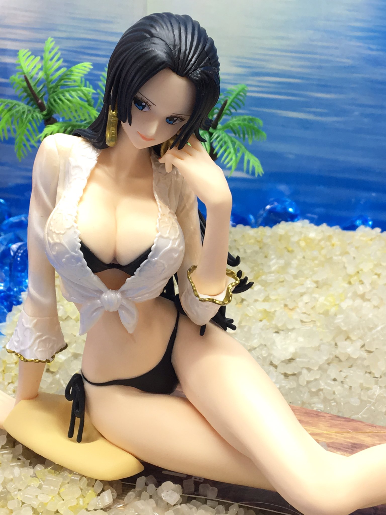 公式 アドアーズ和光店 ワンピース の ハンコック のフィギュア投入完了です 水着 すごい めちゃくちゃセクシー テンションあがって撮影会しちゃいました 是非皆さんもgetしに来てください アドアーズ 和光 T Co
