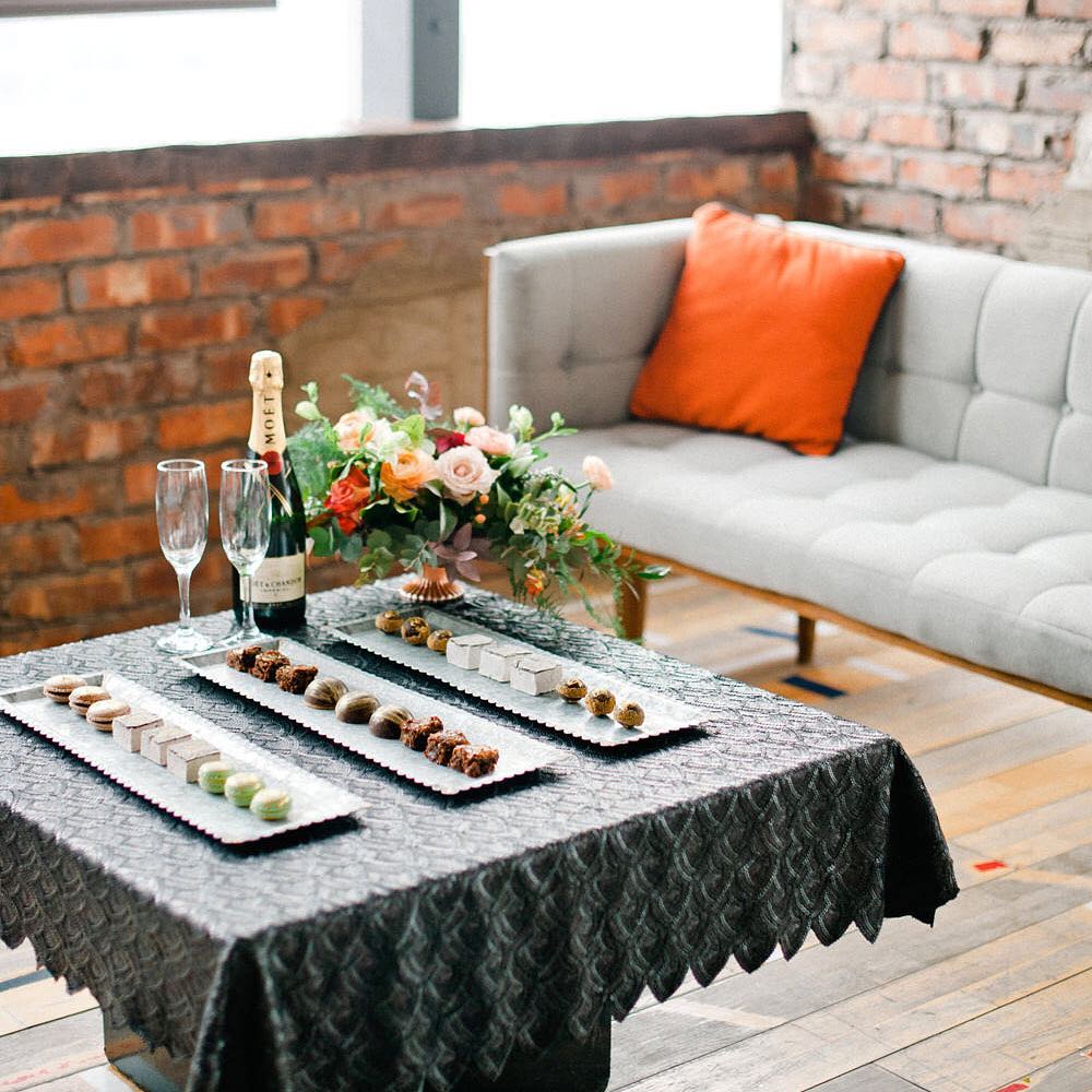 On Saturday 4th August The Altitude <a href="/thelondonskybar/">The London Sky Bar</a> is re-opening, #Brunch, #AfternoonTea, #Cocktails... and more!
Choices, your choice, choose to spend your Saturday <a href="/thelondonskybar/">The London Sky Bar</a> 🥞🥓🥯🧁🍰🥂🥃🍸🍹 <-- products may vary, however you will not be served animated food or drink