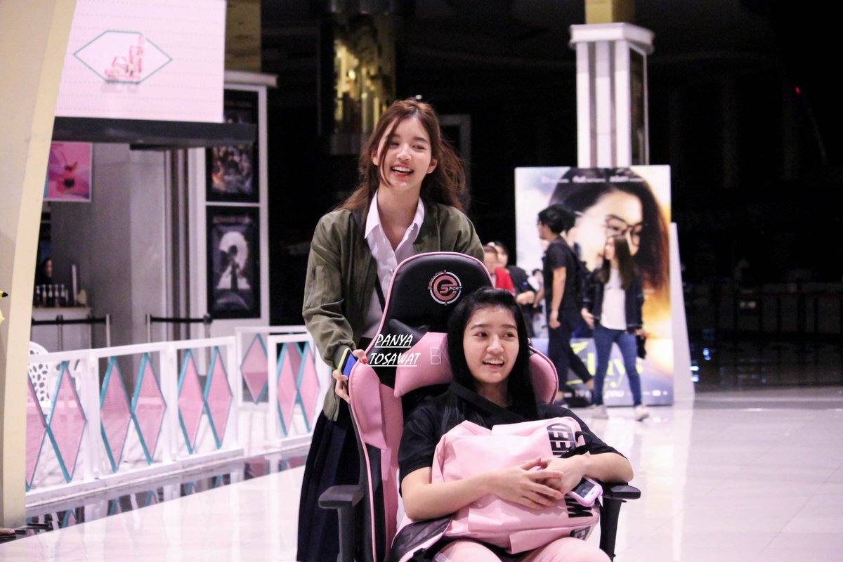 mojojojoeNK's tweet photo. ��น &amp; จน่ 
---------------------
Cr. Panya Tosawat

#JennisBNK48 
#JuneBNK48 https://t.co/EEZjDaLTzt