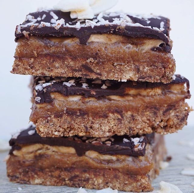 nutribarmcuk's tweet photo. It's #treatyourself Tuesday! So indulge in our delicious #guiltfree cakes and bakes 🍰🍪

Not only do we sell tasty #vegan and refined sugar-free treats by @RawBakeStation and @sweetdeceits, we also have our own #glutenfree goodies!

Check us out today at @MediaCityUK 🍏🍌🍉 https://t.co/IsEug80V7e