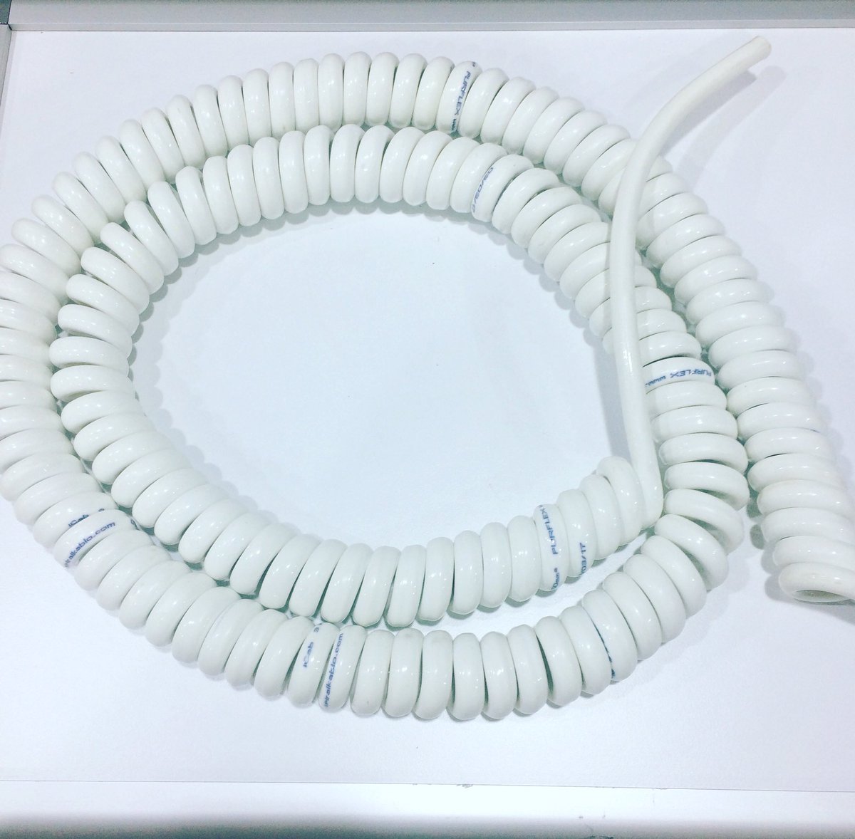 MoonElektronik's tweet photo. ☉ Spiral Kablolar
-------------------
- Spiral Kablonun Teknik Özellikleri Nelerdir?
- Spiral Kablo Nerelerde Kullanılır?
- Spiral Kablo Fiyatları
_________________________
#SpiralKablo #MoonElektronik #SpiralKabloFiyatları #SpiralKabloÖzellikleri #SpiralKabloKullanımAlanları # https://t.co/dBzjhXbMvE