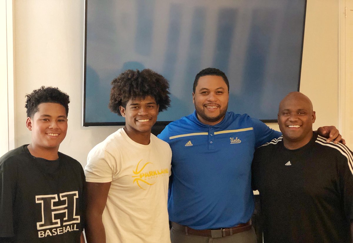 EdStansbury's tweet image. Had a great visit tonight from @DeionHankins to talk about the recruiting process. I’m so impressed with him on and off the field. There is no doubt that whichever University that is lucky enough to land him; they will be getting a game changer. #NC9OT