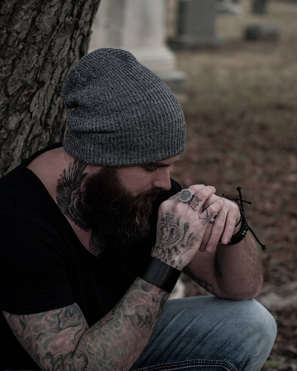 Le escribí de mi amor tantas veces. Que casi llene una biblioteca. Que lástima que nunca le gustó leer...