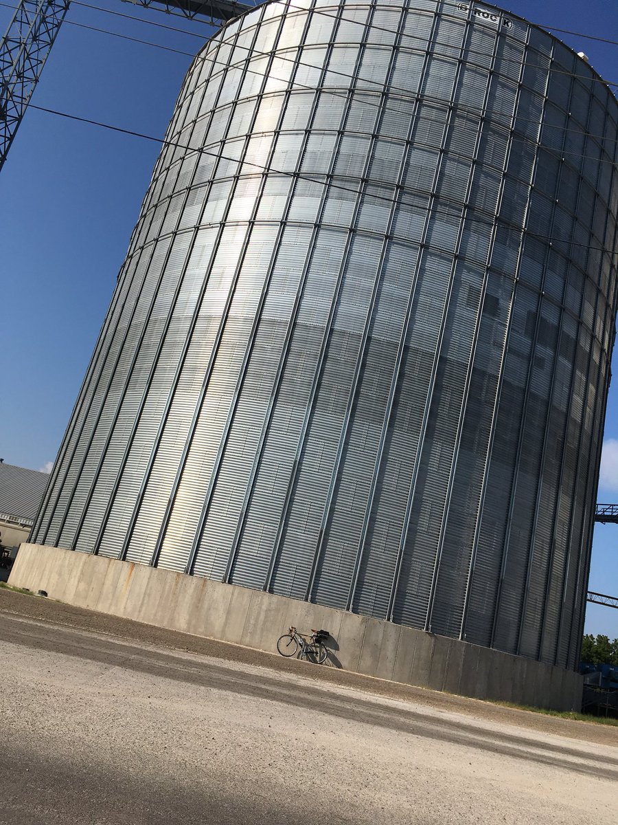 TeamSolidCycle's tweet photo. Yup, there’s a bike in the pic. Templeton, IA. Great town, great people. Met all 350 of them. #RAGBRAI, #teamsolid https://t.co/clC30XzU2L
