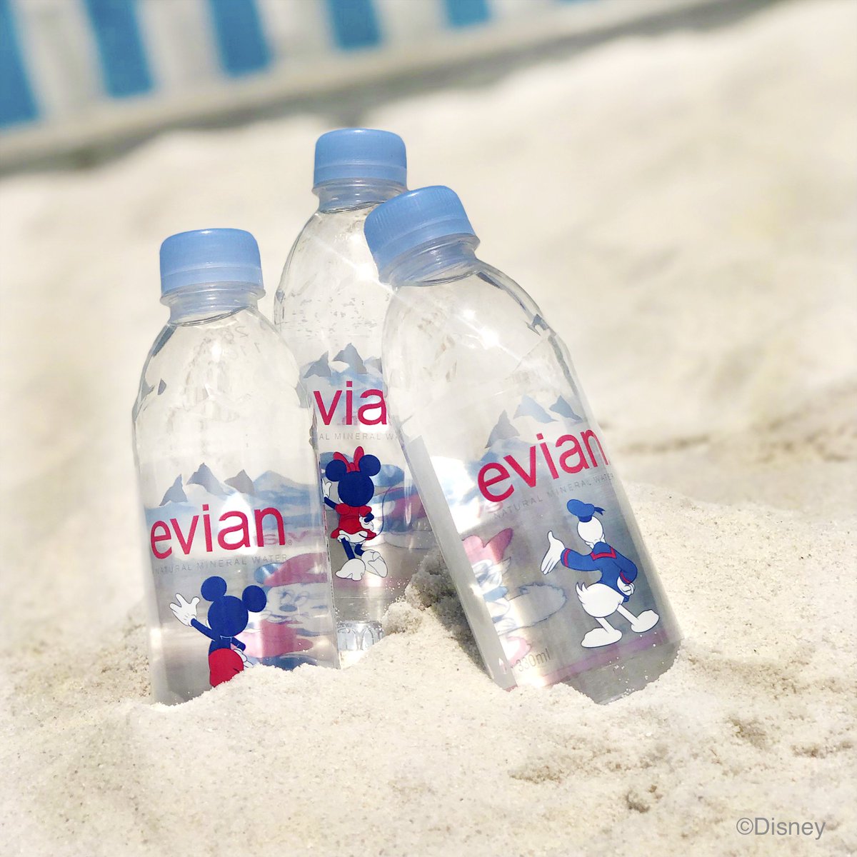 ট ইট র Evian Japan 期間限定 エビアン ディズニーデザインボトル たくさんあれば 夏のお出かけがもっと楽しく みんなとの時間がもっとハッピーに お出かけにピッタリな330mlサイズは全部で6デザイン 夏の間に ぜんぶ集めちゃう Evian エビアン