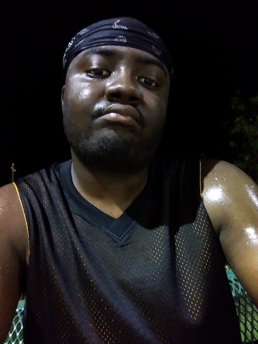 negrolibrarian's tweet photo. Oh man, about this evening...ran a mile and a half, made 150 jump shots, and now high tailing it bacl home to get to bed so I can be at this library bright and early to open...that's what I call getting after it!
#Leggo
#Workouts
#GoingAtIt https://t.co/S5XHH2WvXp