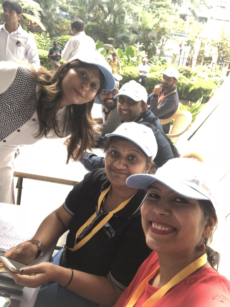 VaishnaviPE's tweet photo. The registration and feedback team! #sap4good #megasciencefair #iamsap #csr @PavithraJatin @Sunishettigar https://t.co/apRrzx2Gmv