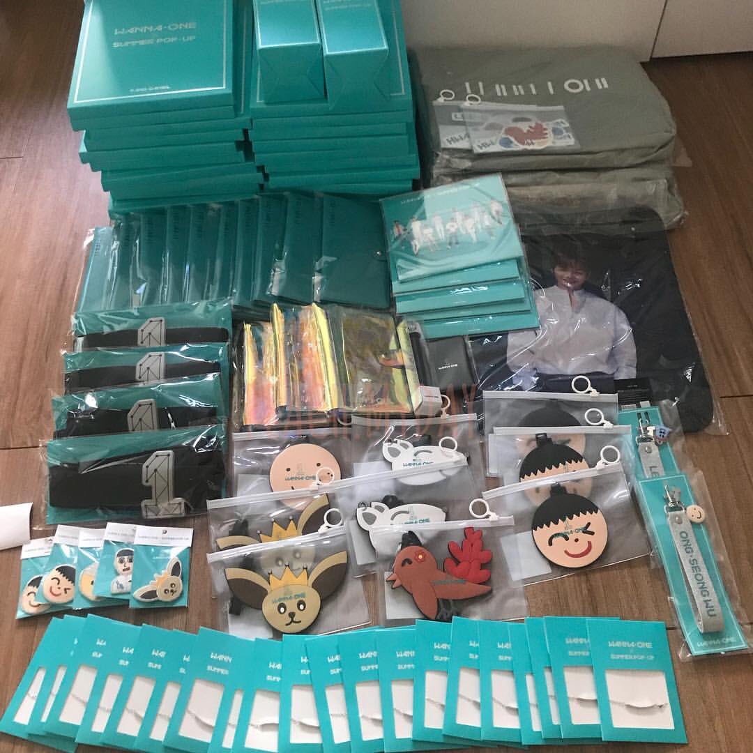 Cciprekorea's tweet photo. ใครจะเอาอะไร Dm มานะคะ ที่เกาหลี พร้อมหิ้วกลับไทย บางส่วนส่งกลับ 26 นัดรับหน้าคอนได้ ถ้าช้าเรากลัวไม่ทัน #ตลาดนัดWANNAONE 
#WannaOne1TheWorldinBKK https://t.co/EOkNjc4P64