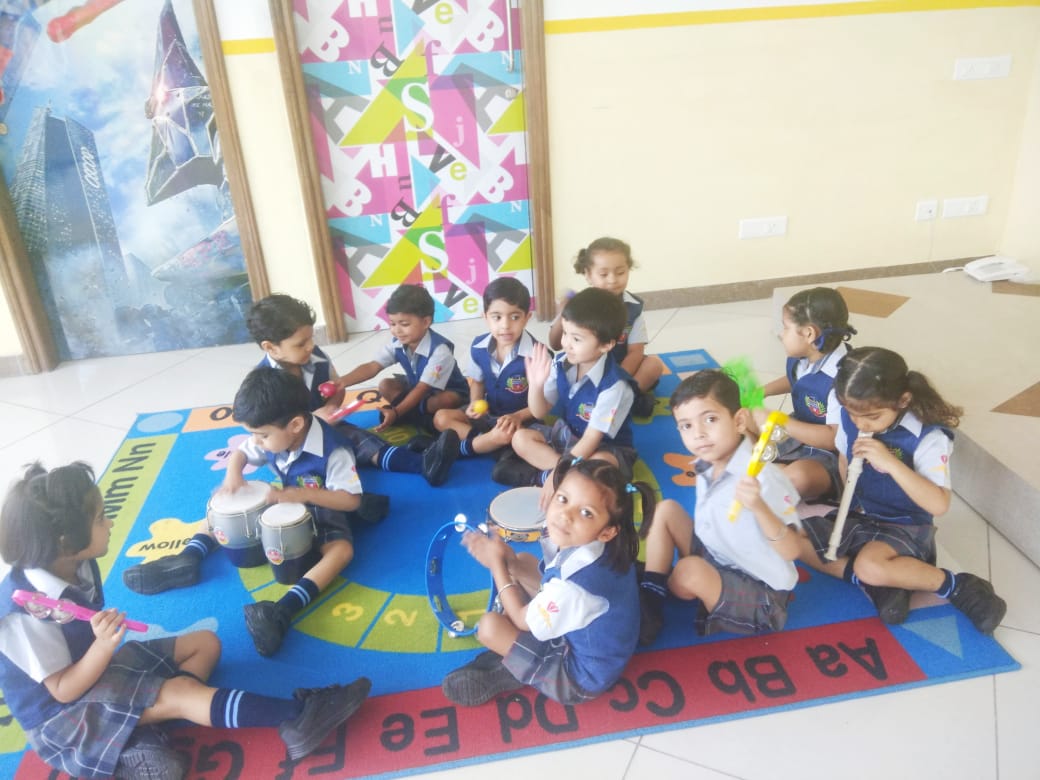 solitairepkl's tweet image. #Activity-Musical Instruments 🎻🎹🎷🎺🎸
Students were made familiar with different kinds of #musical_instruments. They were given an opportunity to #play the instruments. The activity also added new words to their vocabulary.Solitaire International School,  Sector 20, Panchkula