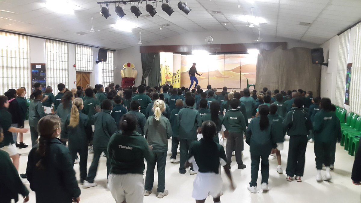 ThornhillBW252's tweet photo. Std 4 kicking off health week with Zumba! https://t.co/5nNeYQ91BE