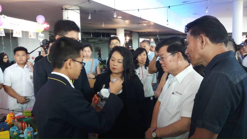 DISTEDCollege's tweet photo. The Young Enterprise (YE) Sales Fair was held on 23 & 24 July, at 1st Avenue and was officiated by Penang Chief Minister YB Chow Kon Yeow.
#DISTEDbeyond30 #YouAreInGoodHands #YE2018 https://t.co/04GeUTKMbk